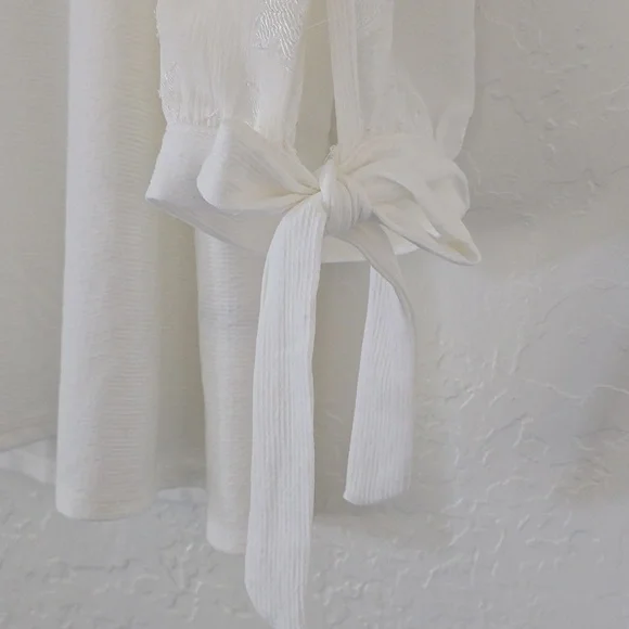 NWOT white Cato Blouse Size 18/20 - Picture 2 of 4